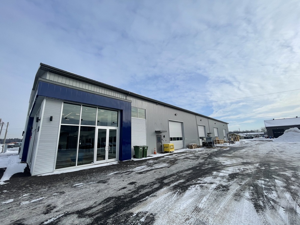 Bâtiment commercial sur mesure par Novalith
